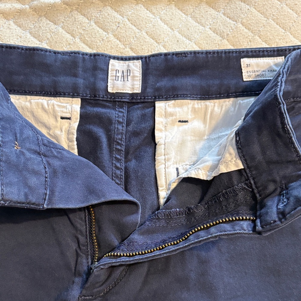 GAP Men Navy Essential Khaki Shorts size 31